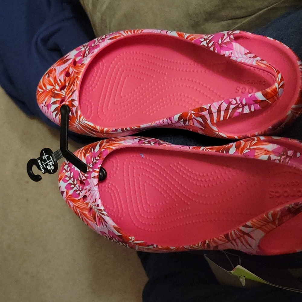 Croc flats with strap!